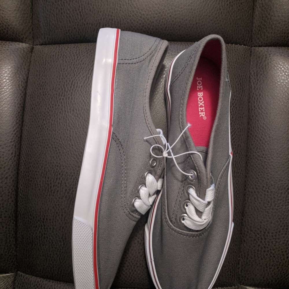 GORGEOUS WOMENS JOE BOXER SHOE WITH SEXY PINK